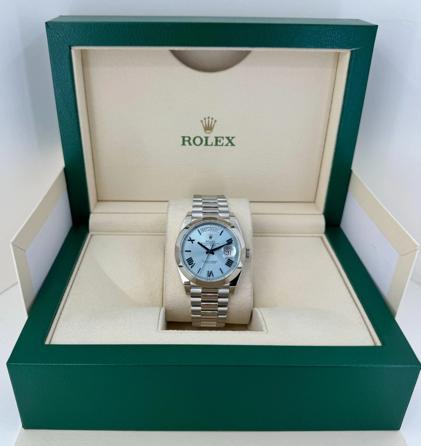 ROLEX DAYDATE - 40MM - platinum-ice-blue ( PRIX: 2 Millions 7,900 )