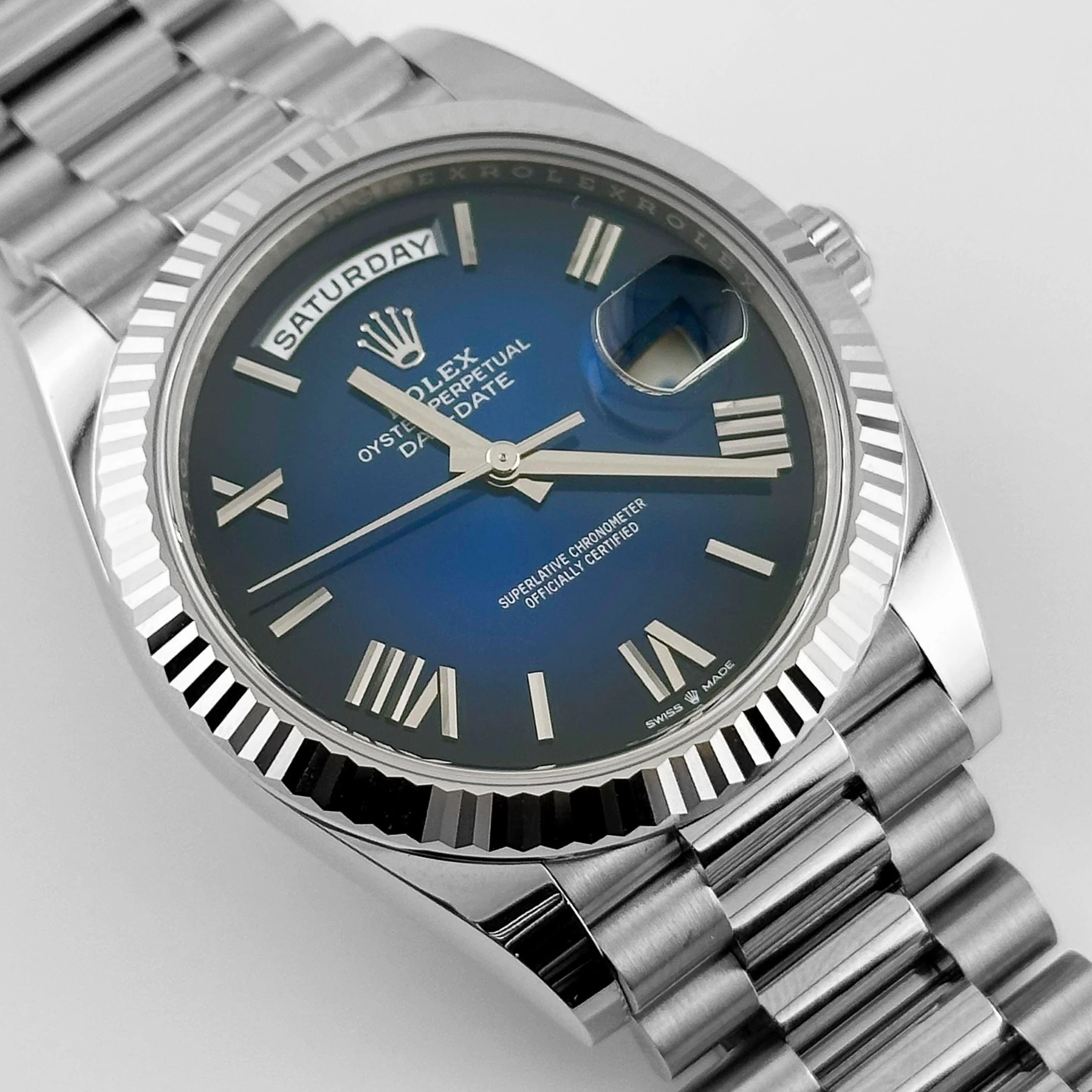 ROLEX Daydate- Cadran Bleu Ombre  - Or Blanc  - Président  (42,500da - 4 million 2500 da)