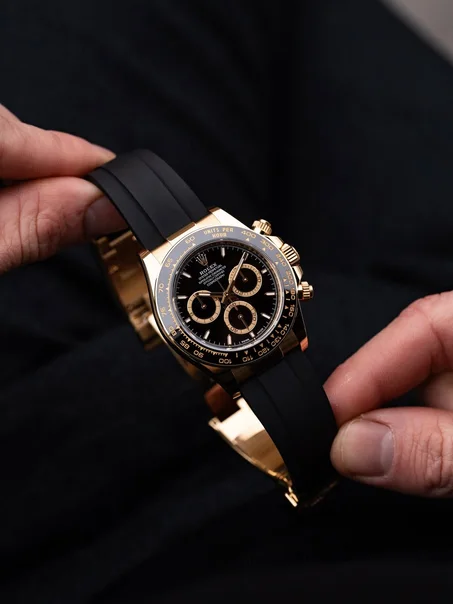 ROLEX DAYTONA Oysterflex GOLD 2026 - PRIX: (2 Million 7900)