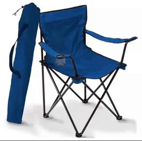 كرسي قابل للطي مع حامل الأكواب