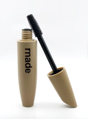 ماسكارا مقاومة للماء للعيون الحساسة