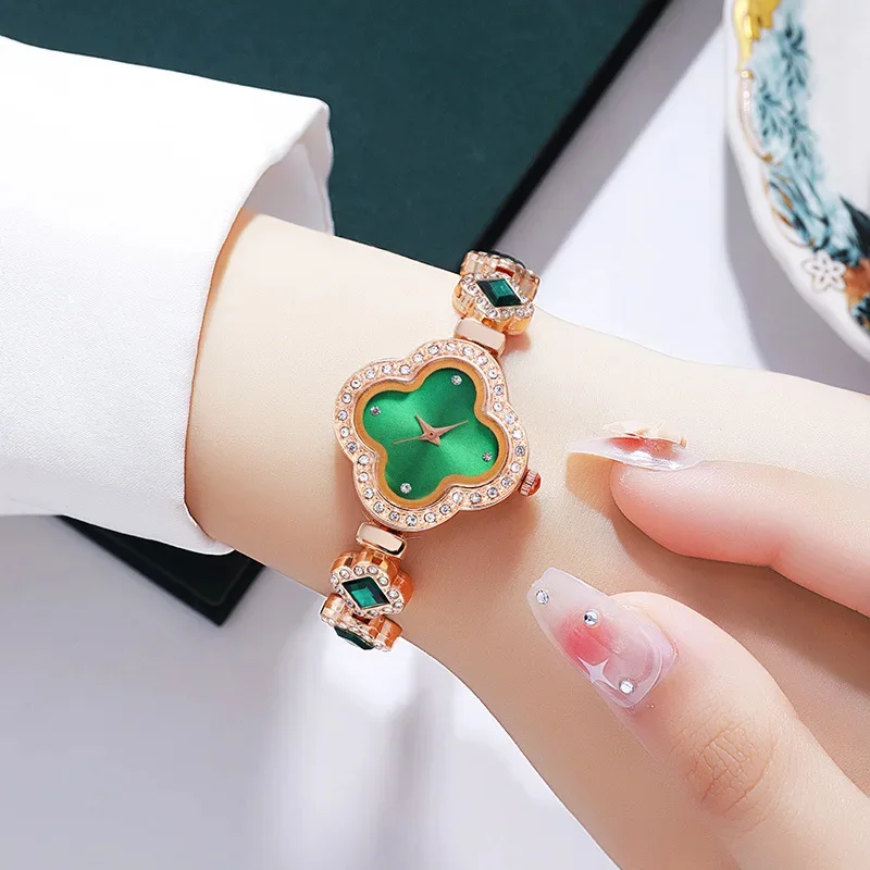 Royelle Emerald Luxe Watch – Rose Gold Elegance