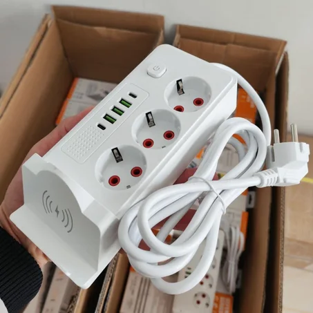 شحن لاسلكي + USB كهربائية متعددة المنافذ مع multiprise