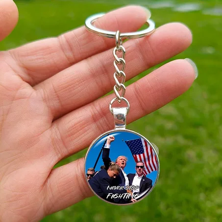 Trump 2024 "Never Stop Fighting" Keychain – Make America Great Again Glass Keyring with Patriotic Figure Design, Perfect Souvenir for Fans