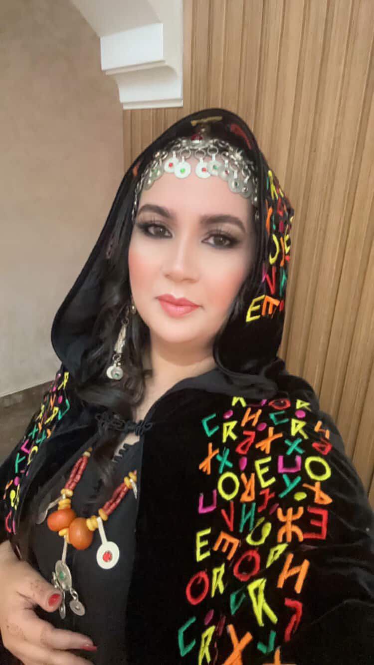 سلهام بالحروف الامازيغية توب موبرا حرير اللون اسود