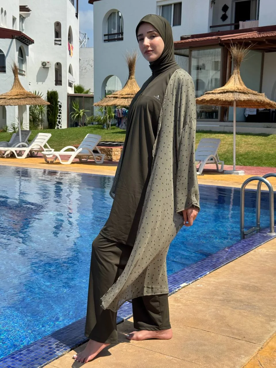 Burkini Olive (بوركيني 3 بياس أوڤر سايز + كيمونو)