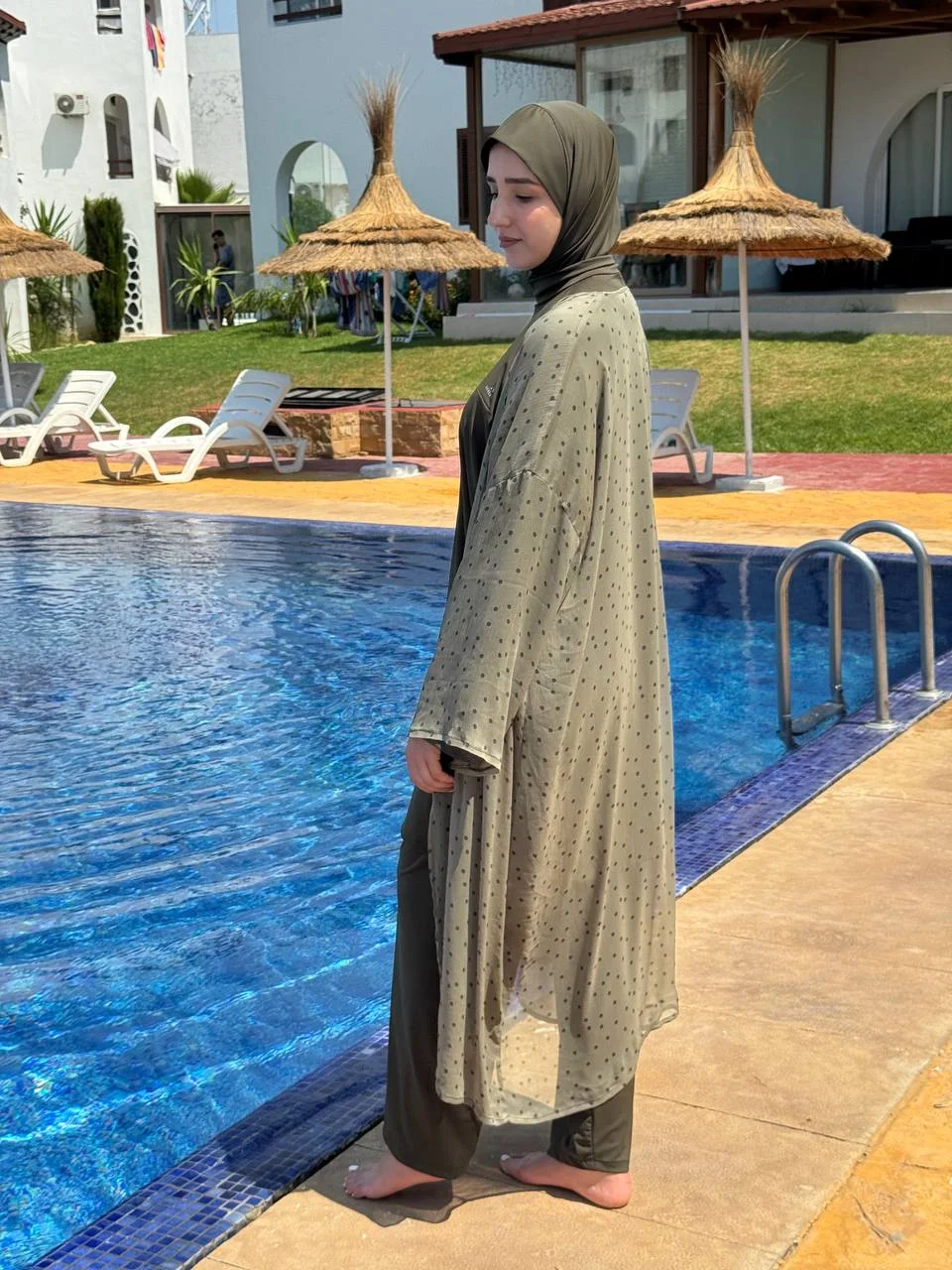 Burkini Olive (بوركيني 3 بياس أوڤر سايز + كيمونو)