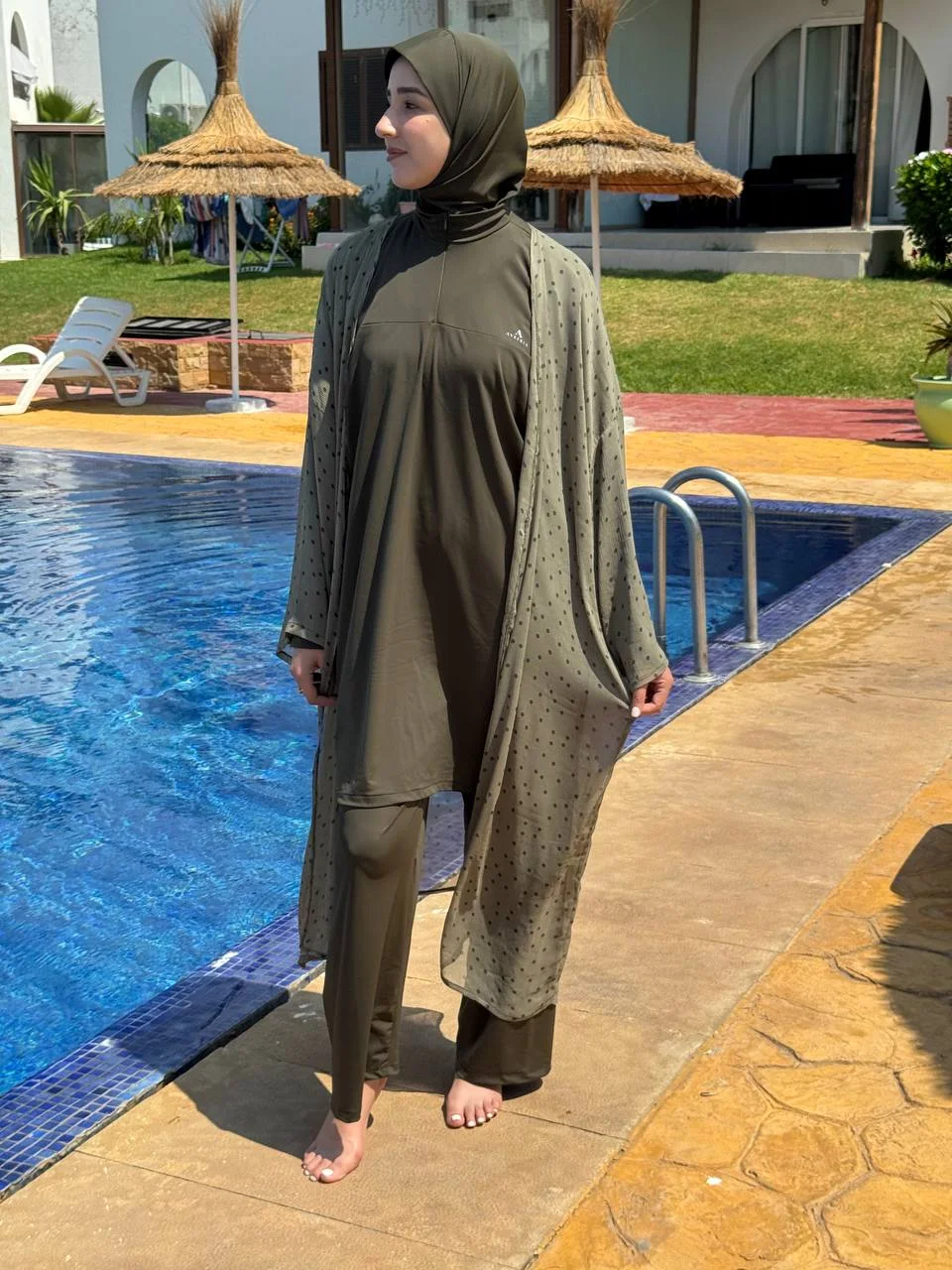 Burkini Olive (بوركيني 3 بياس أوڤر سايز + كيمونو)