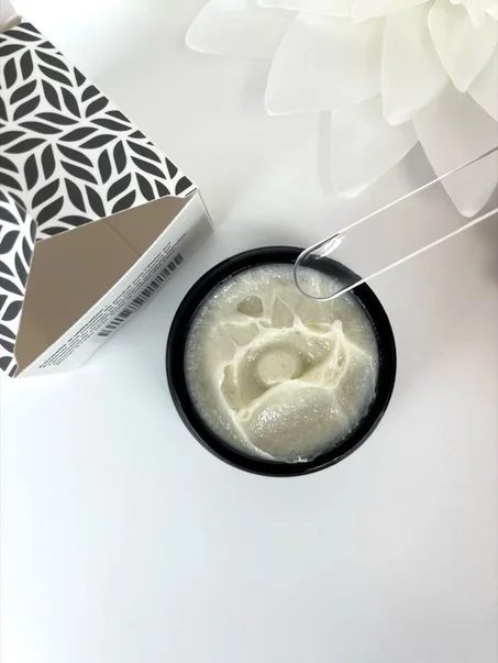 Gommage au sucre et à la rose