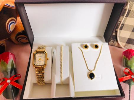 طقم ملكي يعبّر عن الذوق الراقي!