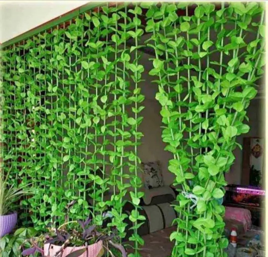 Rideau avec plantes artificielles