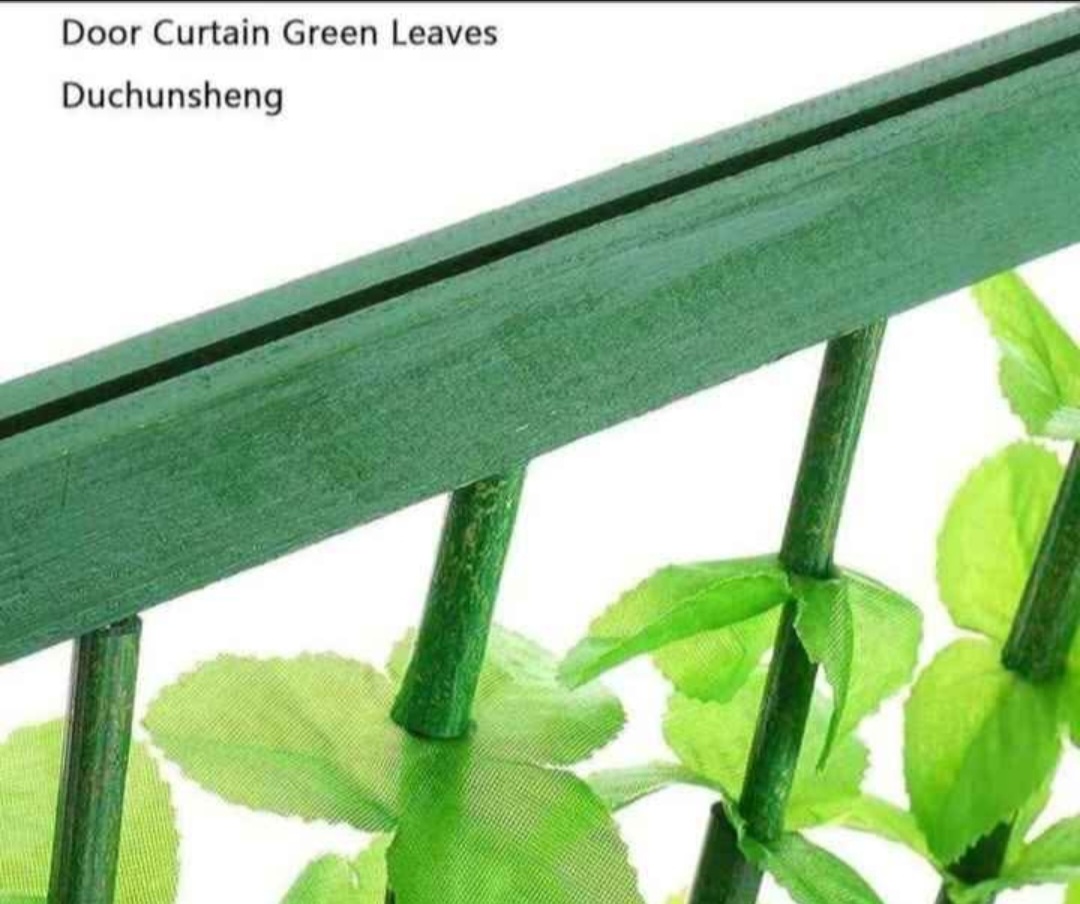 Rideau avec plantes artificielles