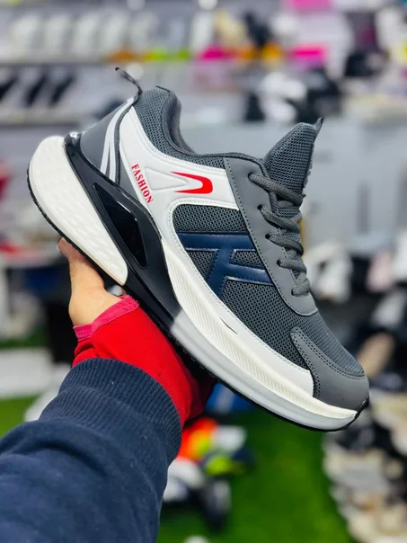 سبرديلة مريحة فالرجل، خفيفة و مناسبة لجميع الاذواق  ⚠️ الكمية محدودة  الطلب كبير على هاد الموديل 🔥