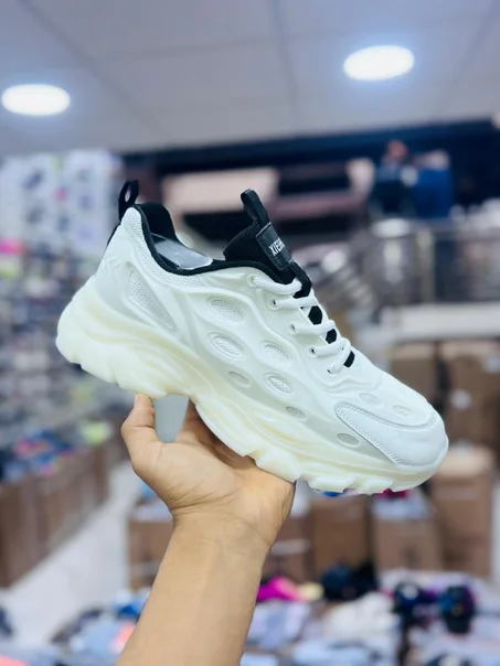 – حذاء Oubra الرجالي بجودة عالية وثمن مميز