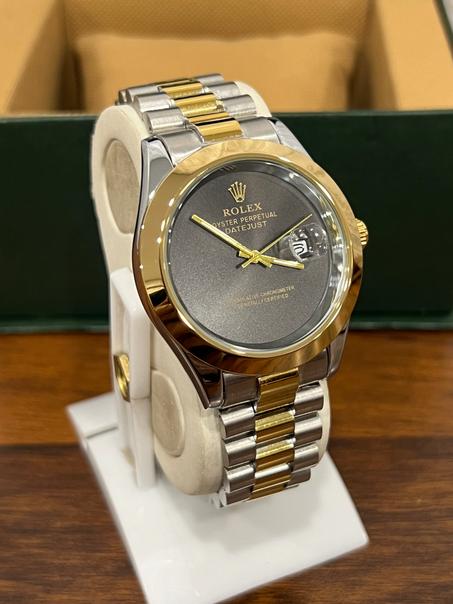 Rolex Datejust Onyx Dial - Élégance Rare en Argenté et Doré