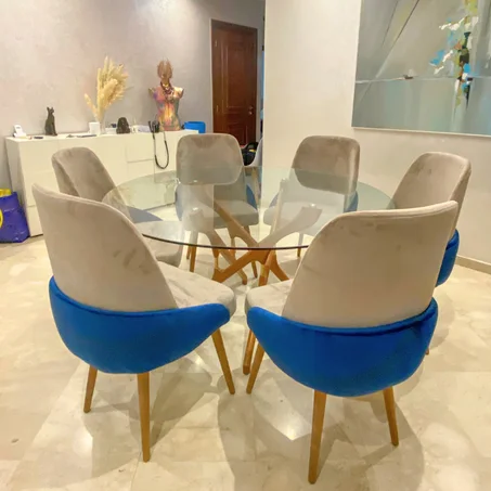 طاولة الطعام