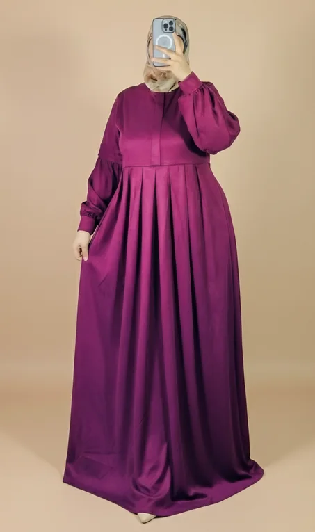 عباية "الفودان" الراقية.. دفء الشتاء بلمسة أنوثة عصرية