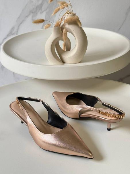 Gucci Signoria slingback pumps