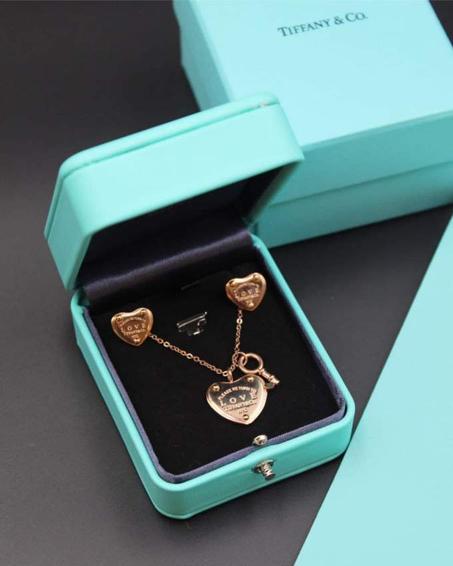 TIFFANY & CO NECKLACE+ EARRINGS