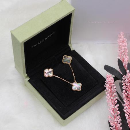 Vintage Alhambra necklace,3 motifs