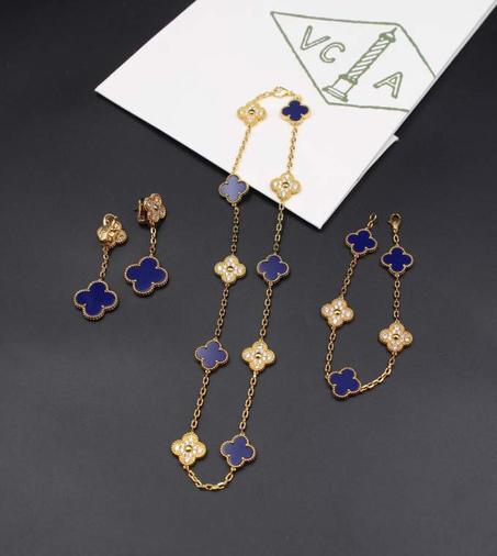 Van cleef &Arpels blue and gold set