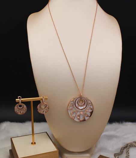 طقم بلغاري سلسلة + أقراط روز جولد