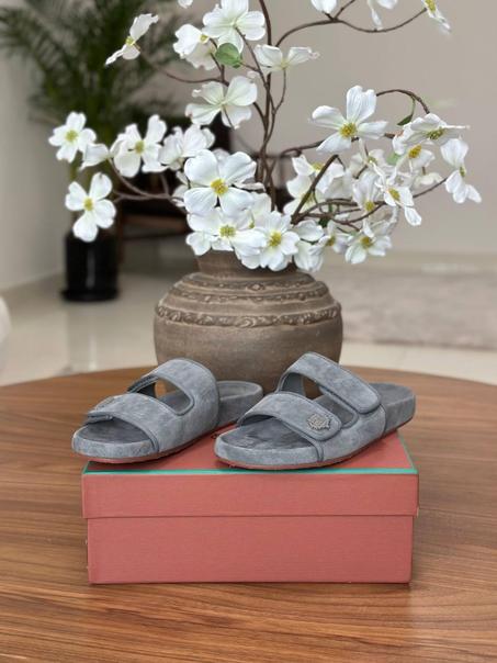 Loro Piana Waikiki Slip-on Sandals in Suede