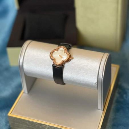 Van Cleef Sweet Alhambra watch Black - Gold