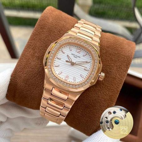 PATEK PHILIPPE NAUTILUS Gold - White