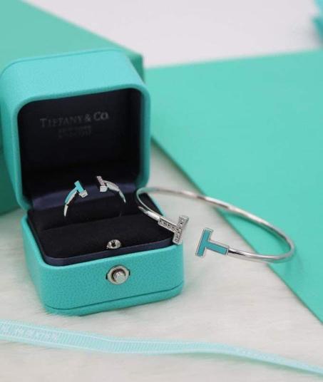 TIFFANY T TERQUOISE WITH DIAMOND WIRE BRACELET+ RING