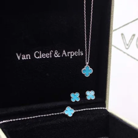 طقم فان كليف سوارة + سلسلة + أقراط