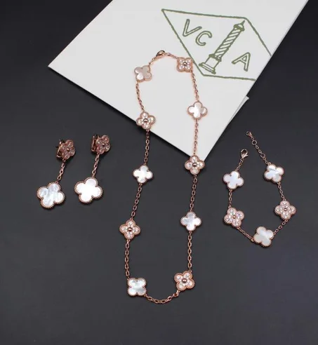 Van cleef &Arpels white and rose gold set