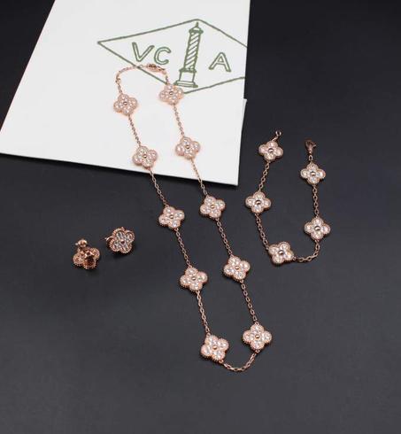 Van cleef & Arpels set full rose gold