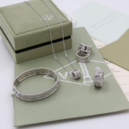 Van Cleef & Arpels Full set silver
