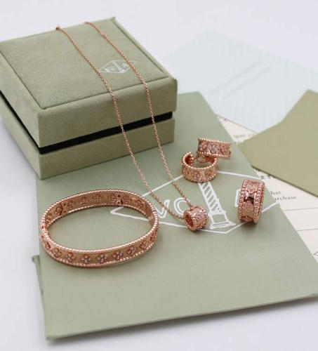 Van Cleef & Arpels Full set rose gold