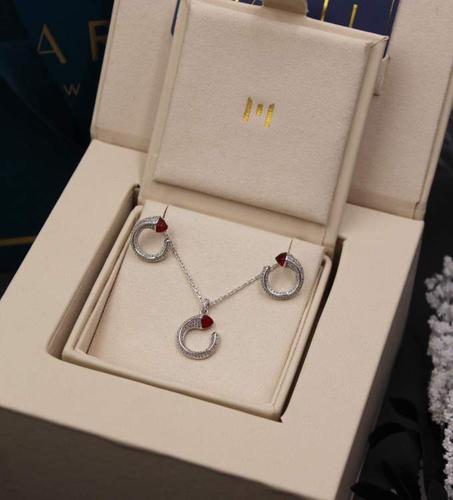 مارلي نيويورك سلسلة + أقراط