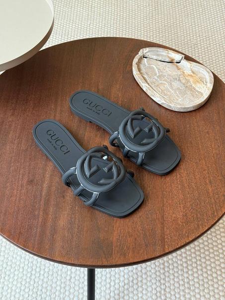 Gucci Interlocking G slides