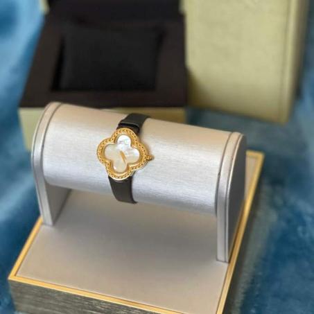 Van Cleef Sweet Alhambra watch Black - Gold