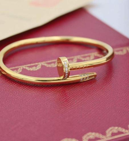 طقم كارتير سوارة +خاتم مسمار جولد مرصع من الأطراف