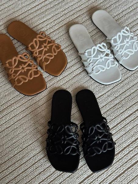 Loewe Petal Anagram Slides