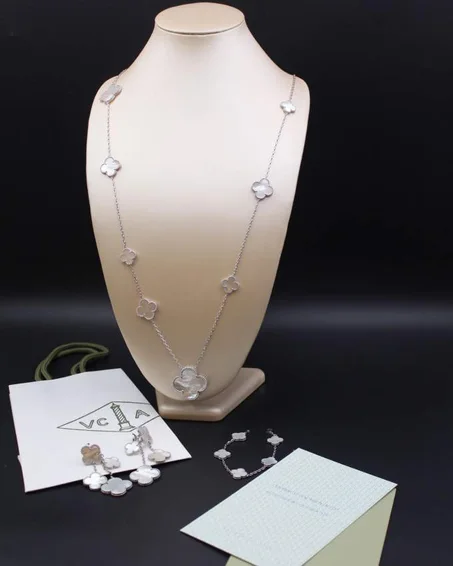 طقم فان كليف سوارة + سلسلة + أقراط​