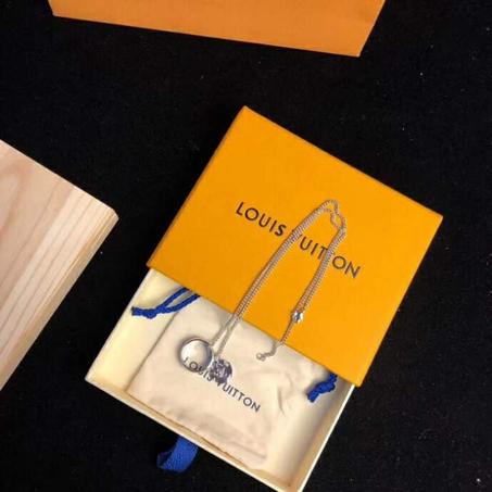 لويس فيتون سلسلة فضي