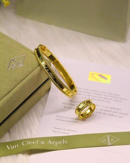 فان كليف سوار + خاتم