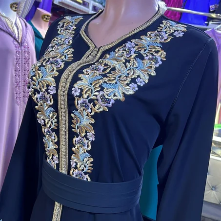 قفطان  مطروز بالصم