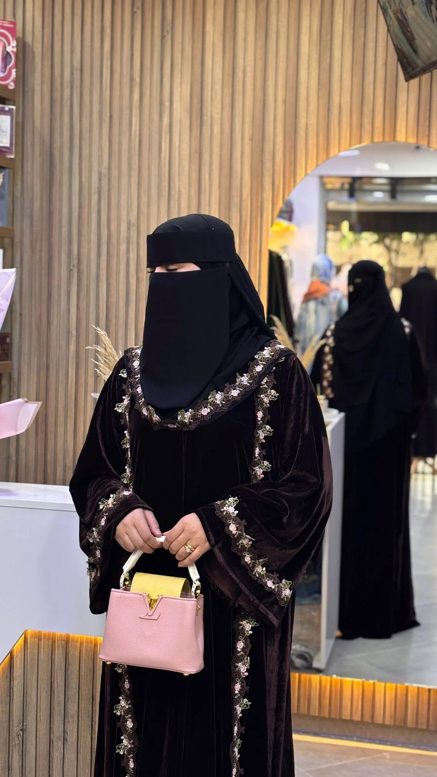 عباية روح المخمل