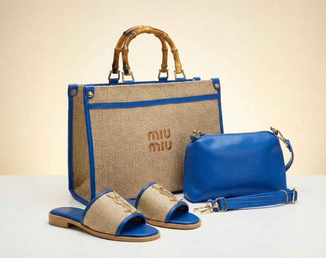 Ensemble Chic ZainaElegance – Sac à main structuré & Sandales élégantes