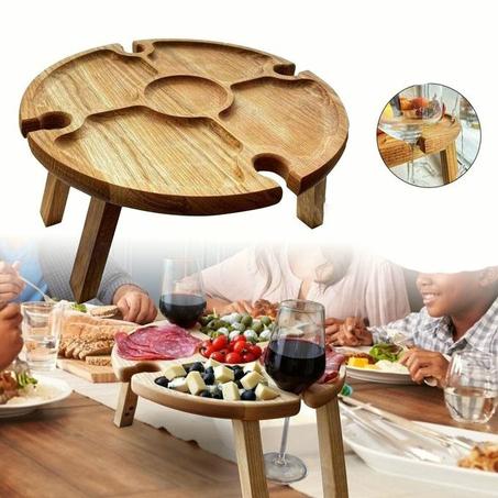 طاولة خشبية انيقة لتقديم مكسرات