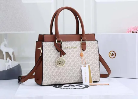 💣😍😍حقيبة نسائية أنيقة ...👜 مصممة بجودةعالية 😍