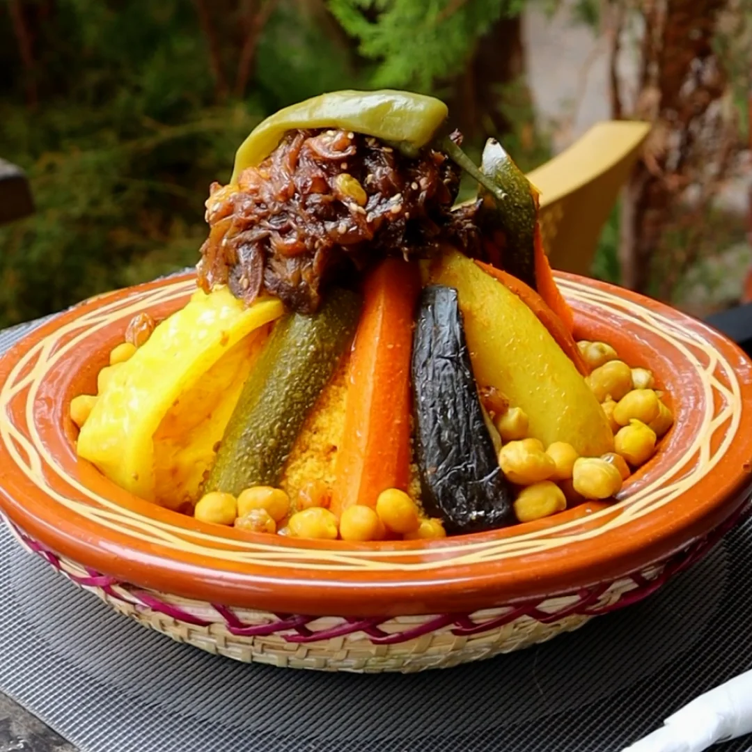 كسكس بالخضر (متوفر يوم الجمعة فقط)