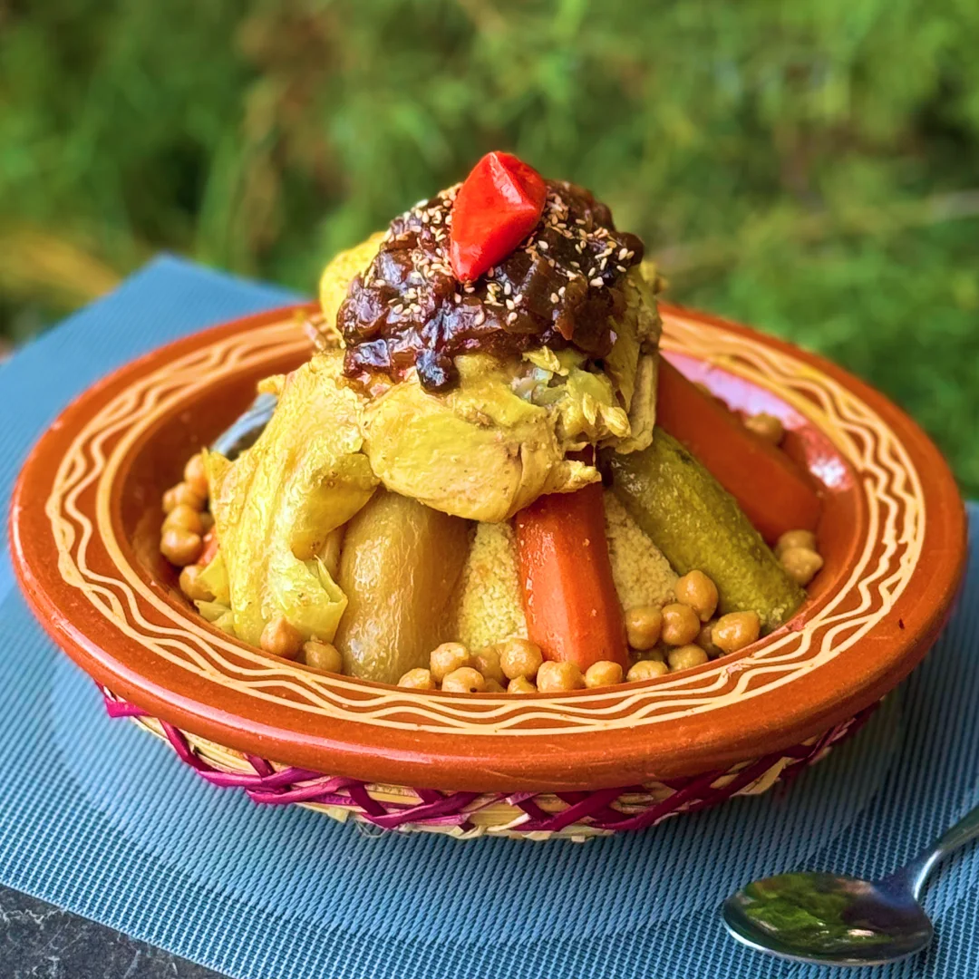 كسكس بالدجاج (متوفر يوم الجمعة فقط)